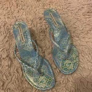 Vintage Manolo Blahnik kitten heel sandals 💙
